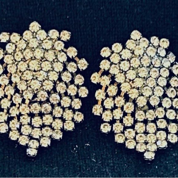 $135 KENNETH JAY LANE *CLIP* EARRINGS - Picture 3 of 3